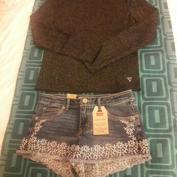 VICTORIA SECRET , LEVIS Tops - BUNDLE VICTORIA SECRET SHINEE MESH TEE/ LEVIS SHOR